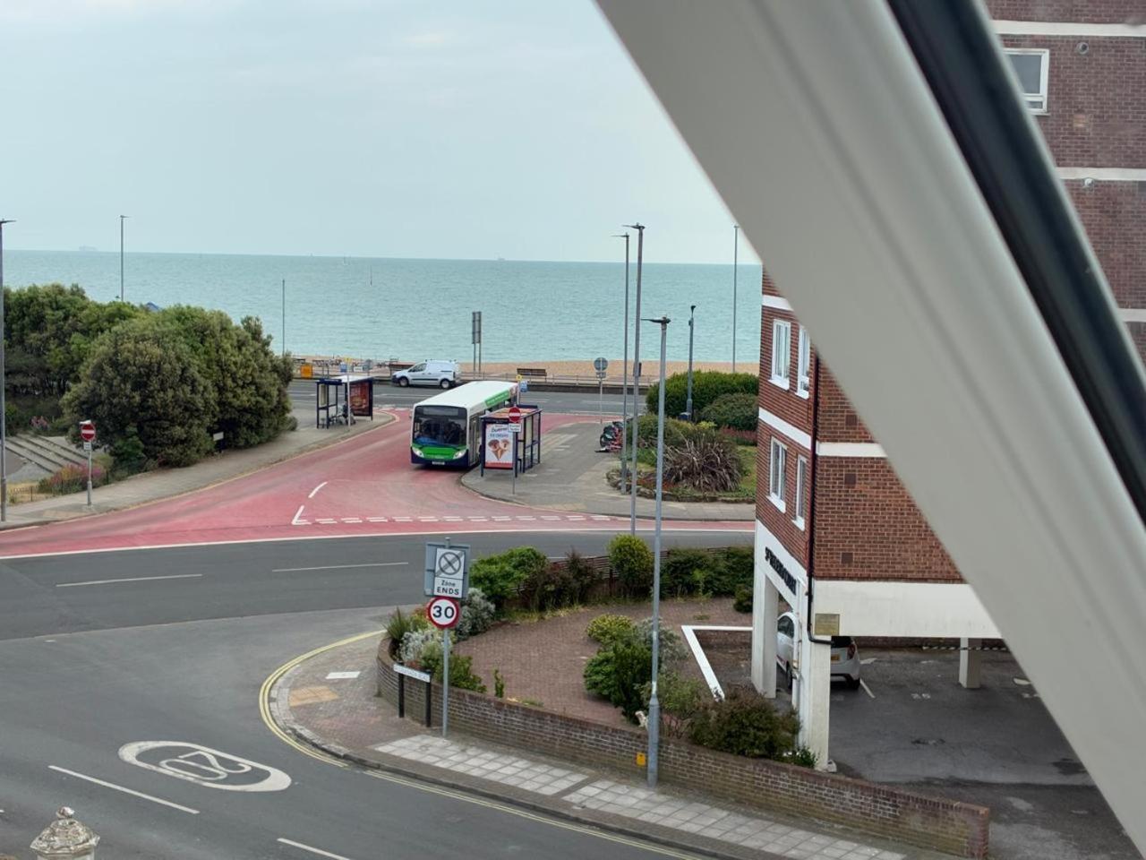 Inn By The Sea, Portsmouth, Parking Ev 22Kw Available Bagian luar foto